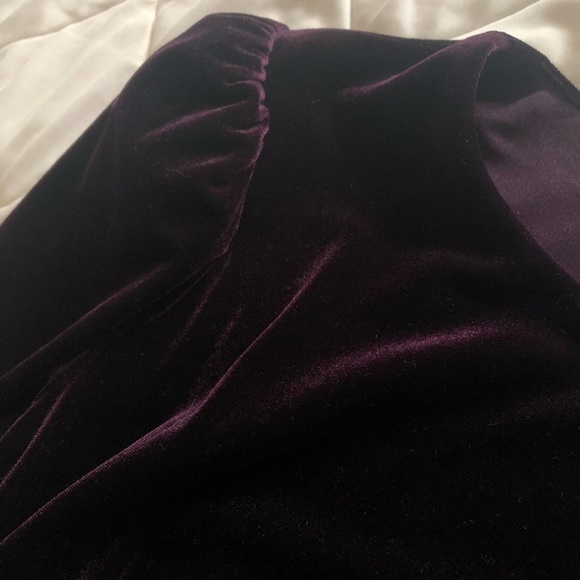 Calvin Klein Velvet Puff Sleeve Ruched Dress - Picture 4 of 16